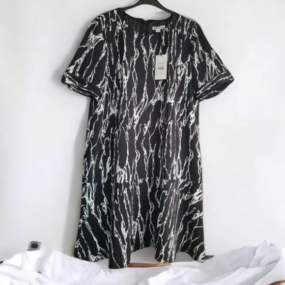 Whistles Dresses & Skirts - Whistles Black/white simone shift dress.Abstract marble Print Size 12BNWT